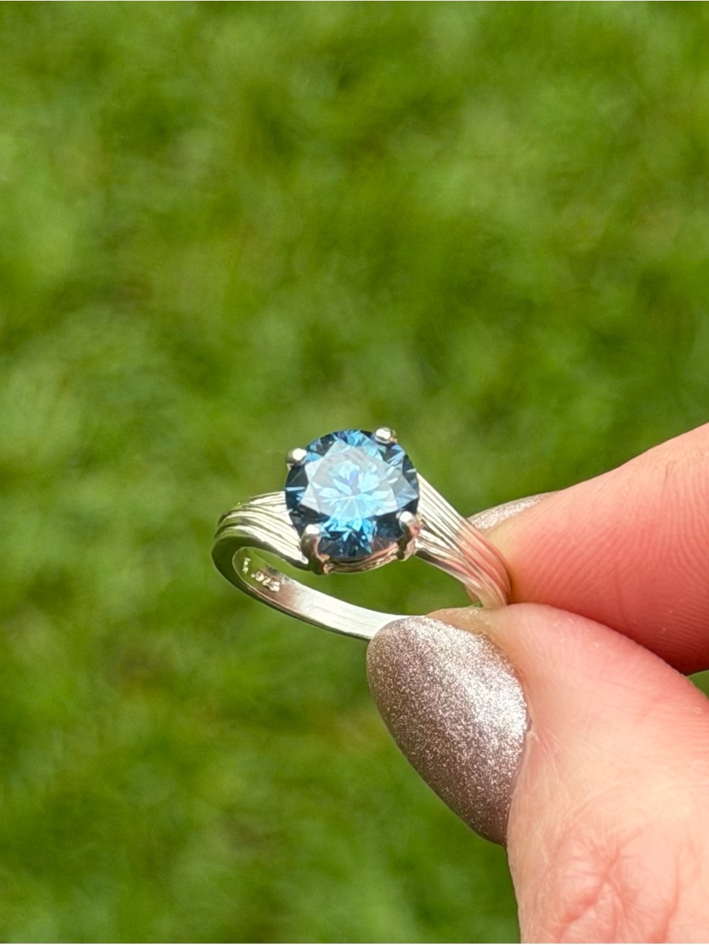 2CT Certified Blue Diamond Moissanite Solitaire Ring in 925 Sterling Silver Sz 7 - Picture 4 of 16